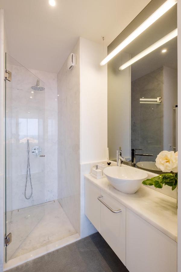 Boutique Rentals- Bliss By The Sea Apt- Ocean Views In Foz Beach بورتو المظهر الخارجي الصورة